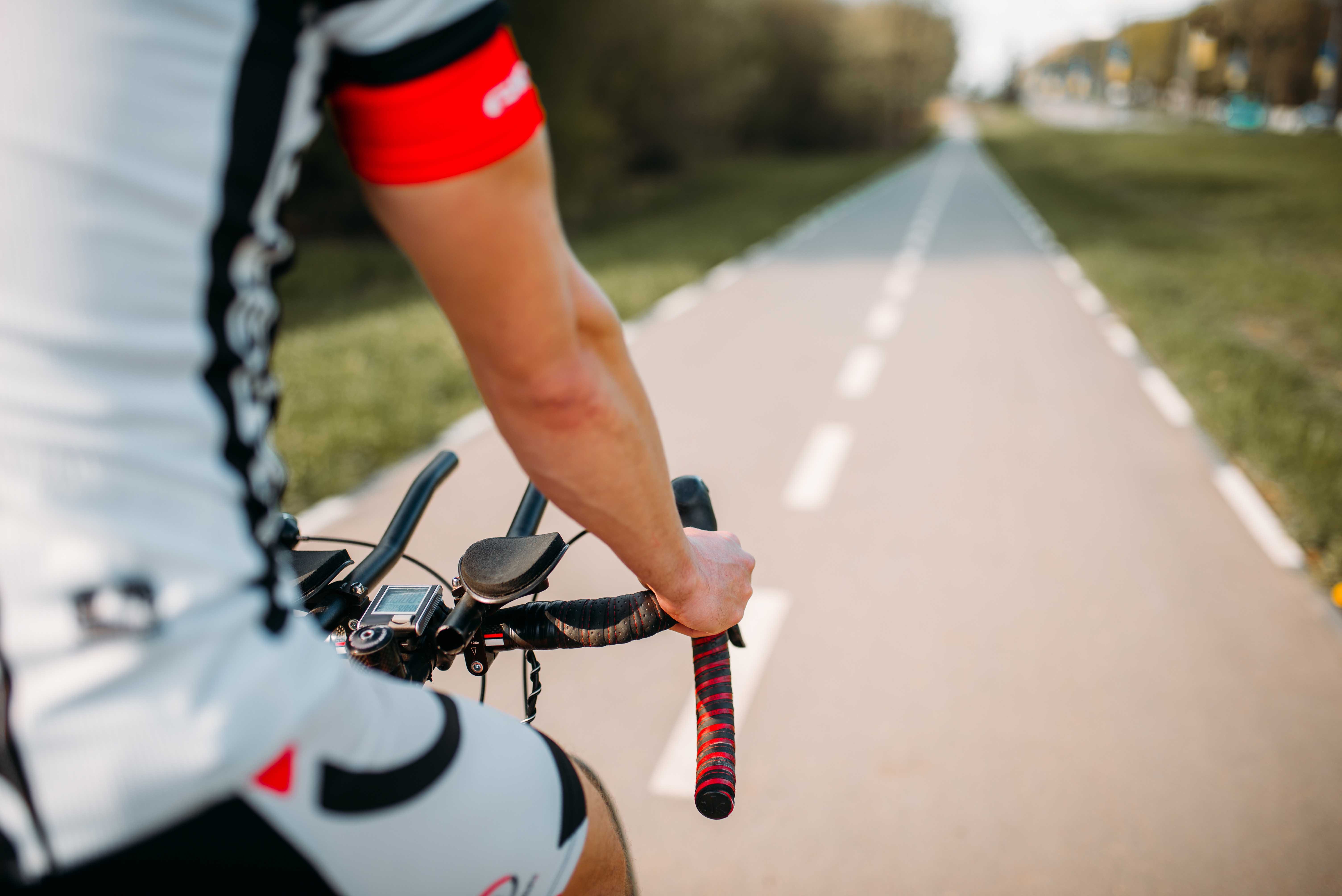 Stroke volume response during prolonged exercise depends on left ventricularfilling: evidence from a beta-blockade study